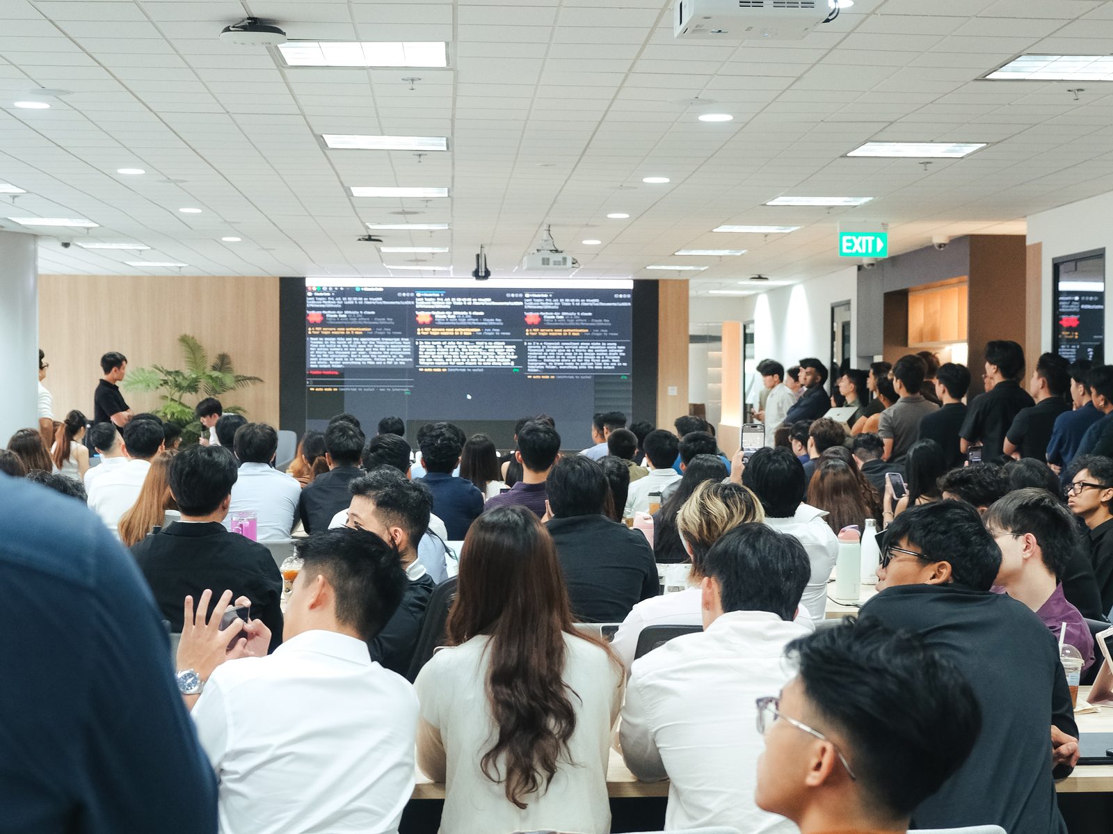 A full room for the session